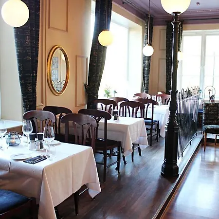 Turisthotell فندق